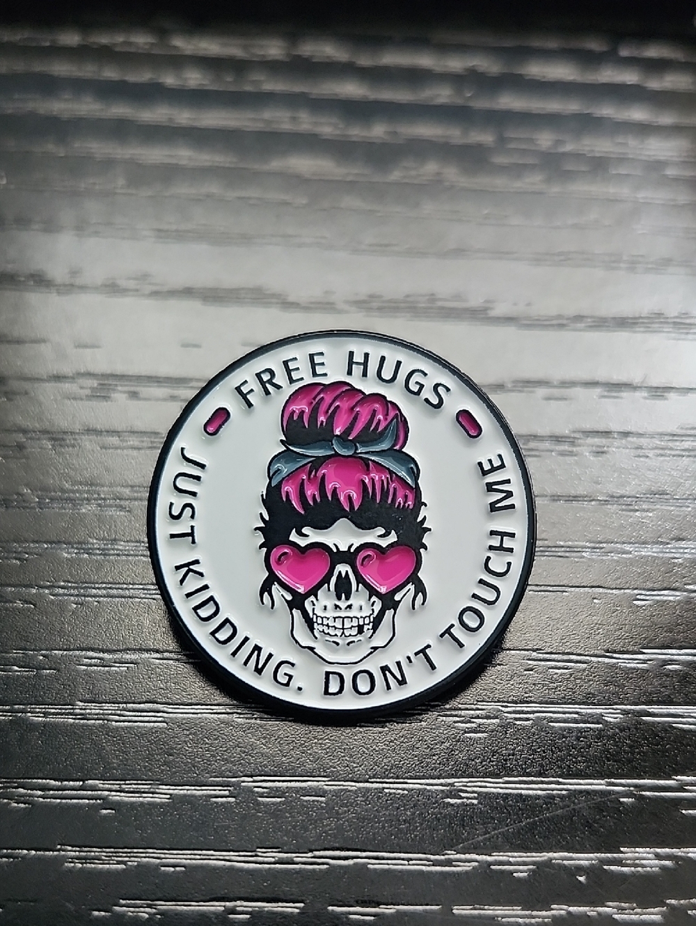 Free Hugs Skull Enamel Pin — Pink & White